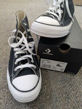 Converse Chuck Taylors High Tops Black With Box